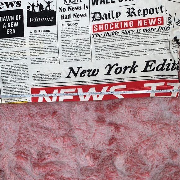 ‼️SOLD‼️Forever 21 graphic newspaper crop tee shirt size small - Picture 11 of 14